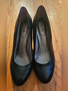 Life Stride Black Classic Pointed-Toe Pumps 8.5
